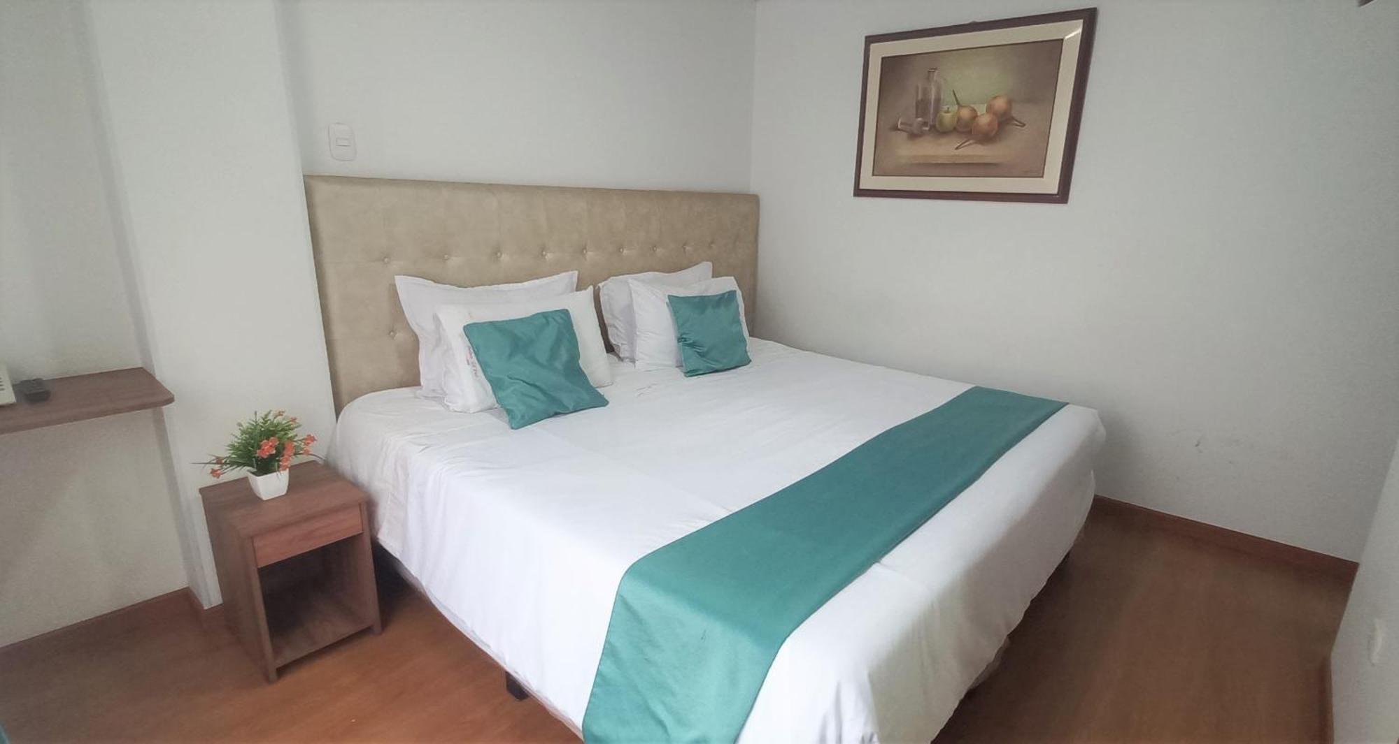 Hotel En Bogota - Fontana Di Trevi Екстериор снимка