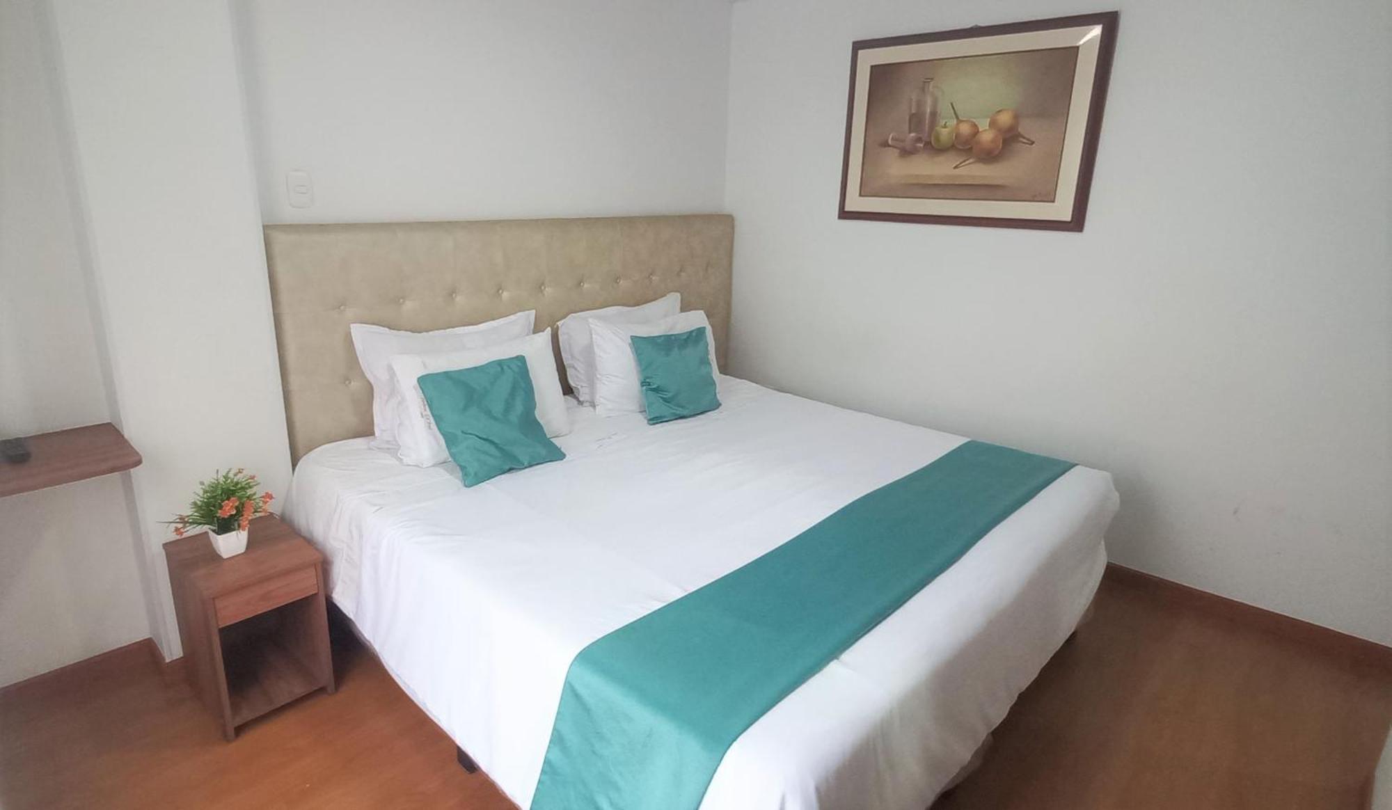 Hotel En Bogota - Fontana Di Trevi Екстериор снимка